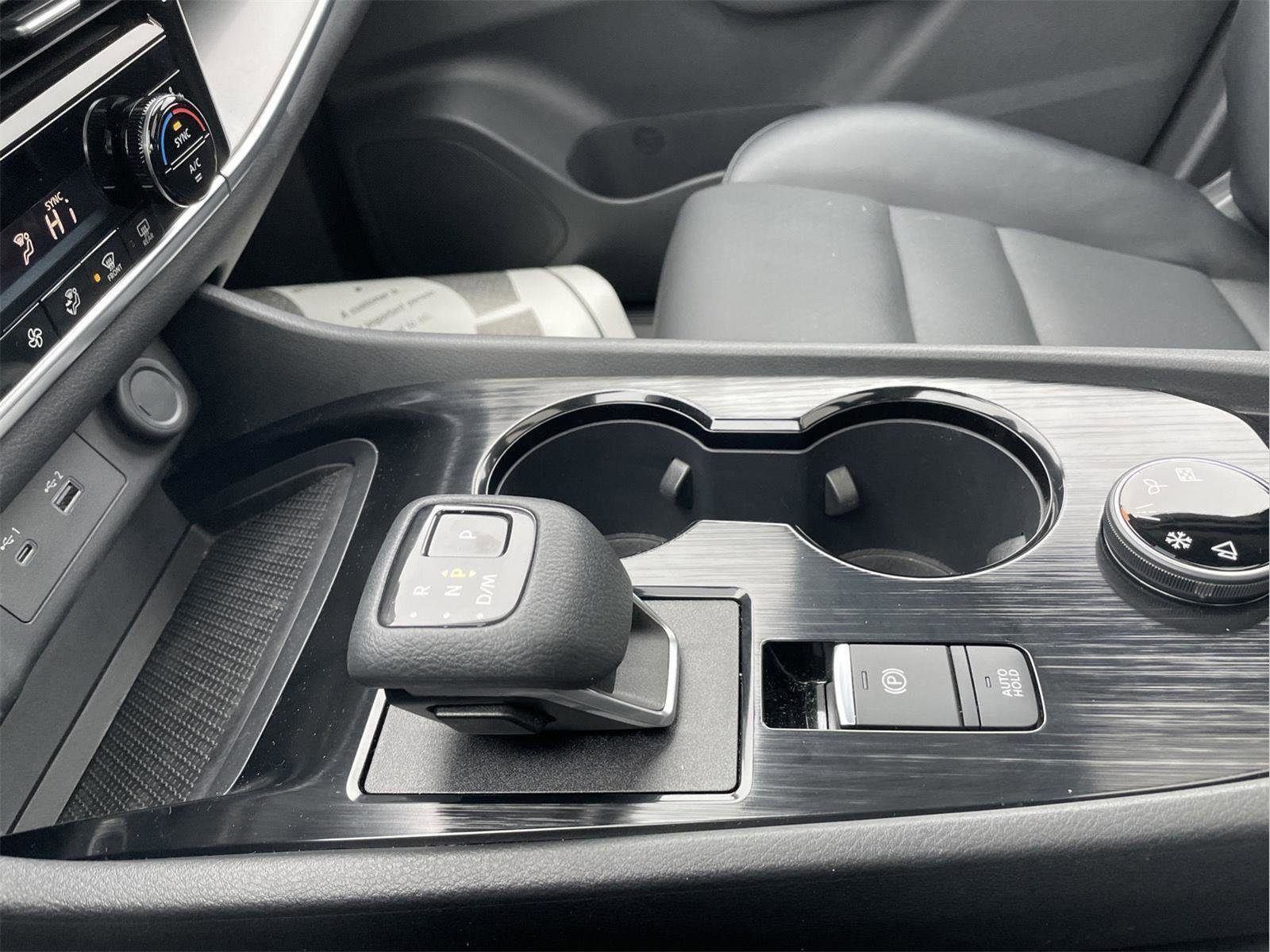 Used 2021 Nissan Rogue SV w/ Premium Package image 31