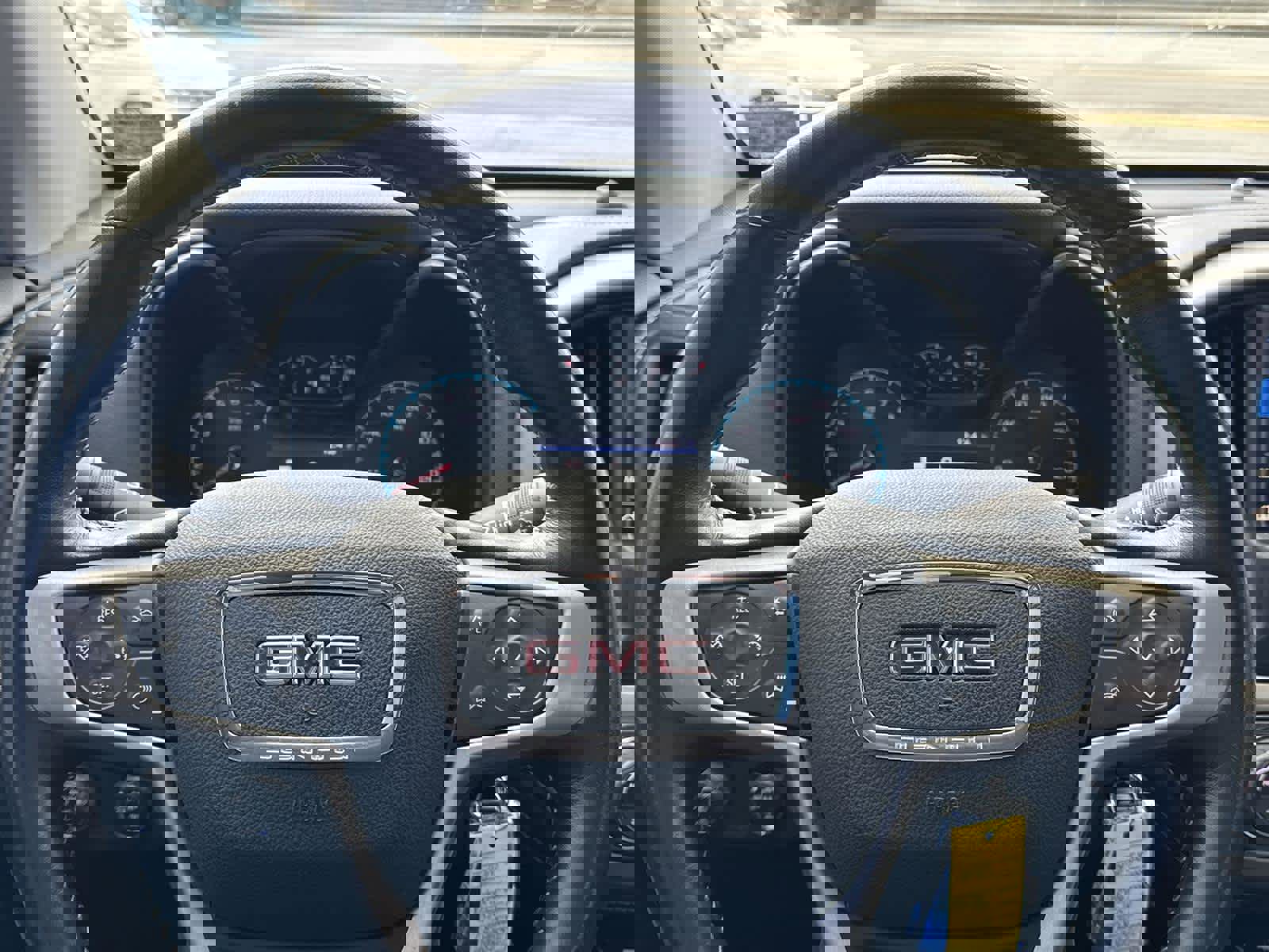 Used 2021 GMC Canyon Denali image 16