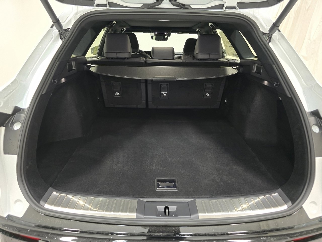 New 2025 Toyota Crown Signia image 21