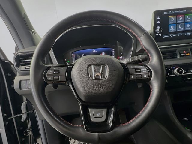 Used 2025 Honda Pilot Black Edition image 16