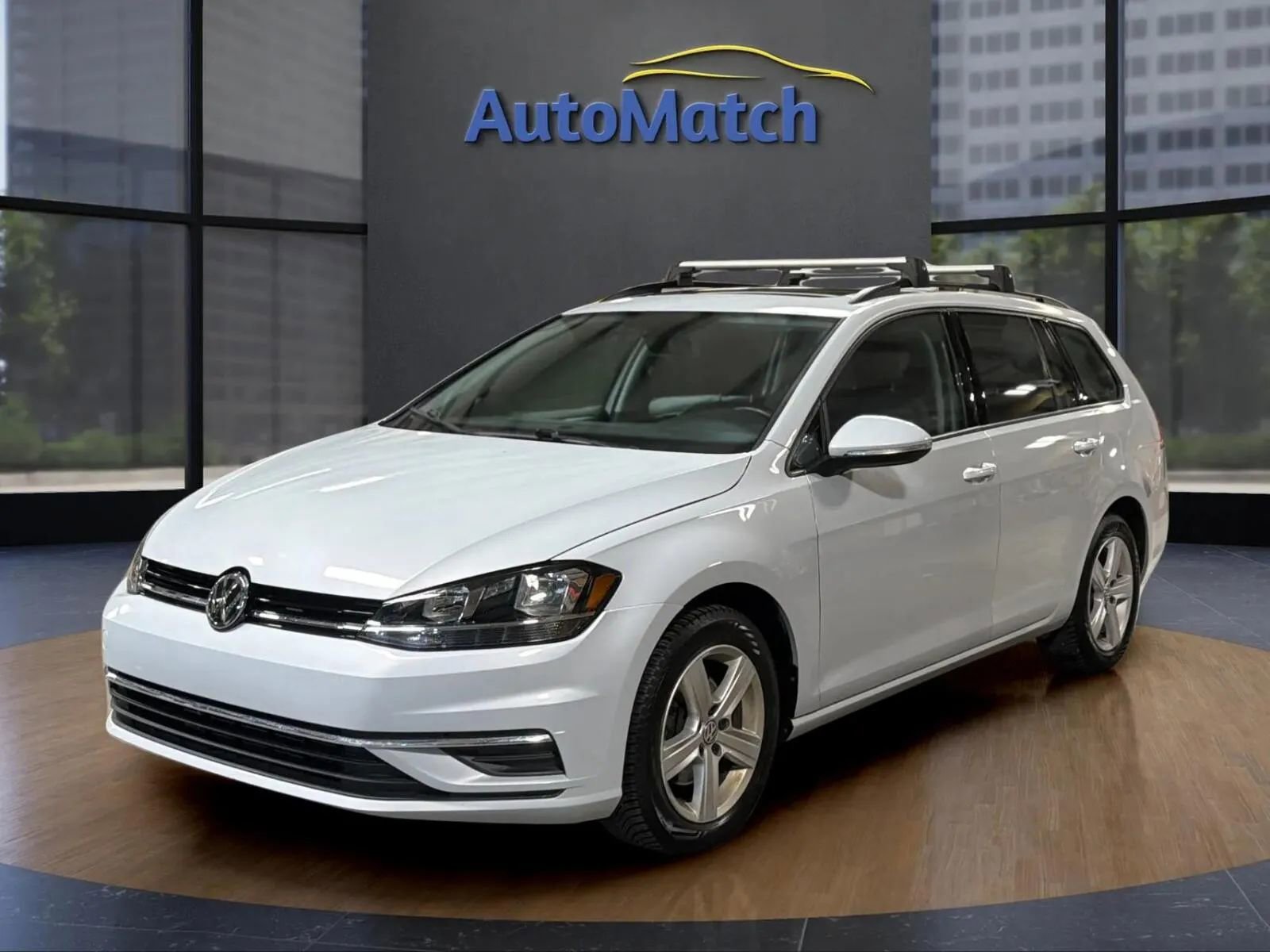 Used 2018 Volkswagen Golf SE image 3