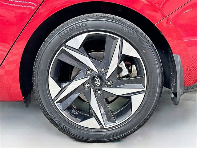 Used 2023 Hyundai Elantra Limited w/ Cargo Package image 34