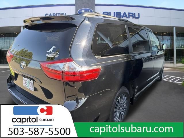 Used 2020 Toyota Sienna XLE Premium FWD image 6