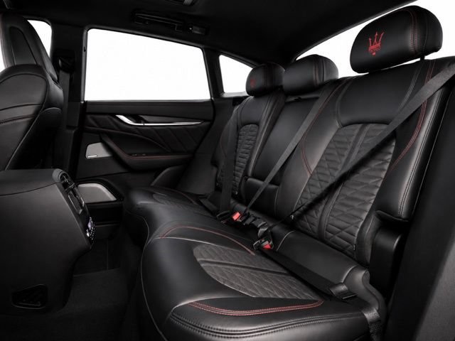 Used 2019 Maserati Levante Trofeo AWD/4WD image 25