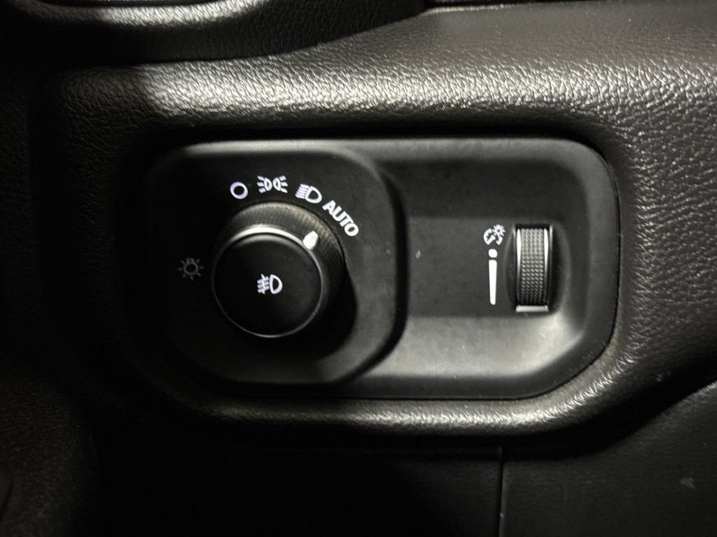 Used 2021 RAM 4500 Tradesman w/ Chrome Appearance Group AWD/4WD image 18