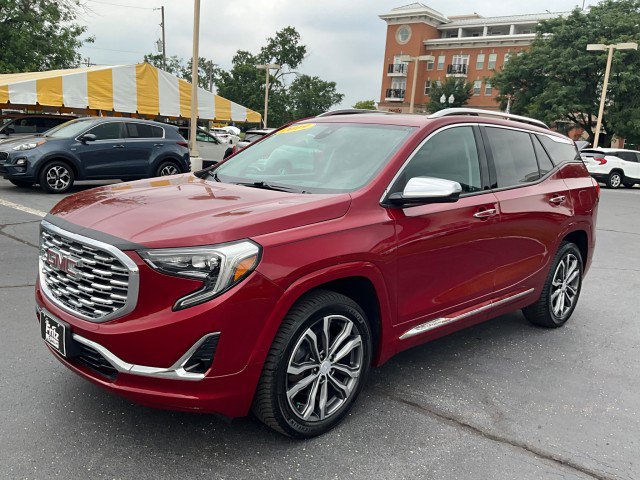 Used 2019 GMC Terrain Denali w/ Driver Alert Package II AWD/4WD image 3