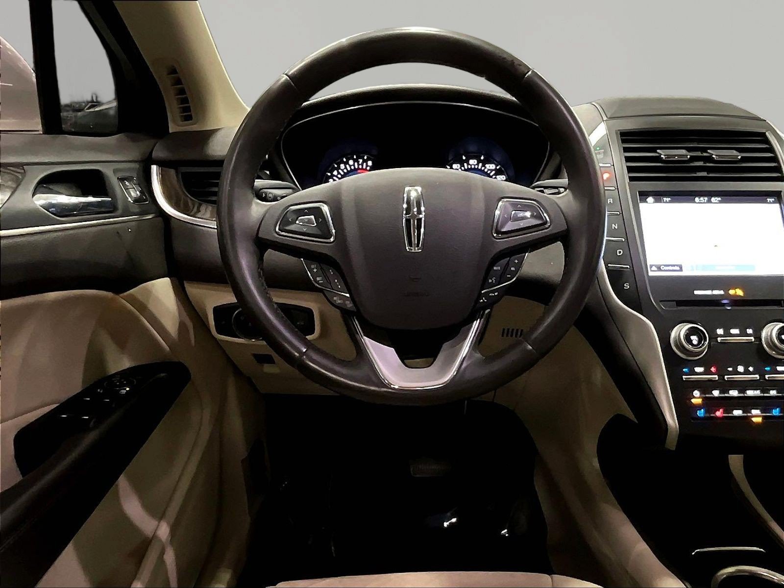 Used 2017 Lincoln MKC Reserve w/ Technology Package AWD/4WD image 8