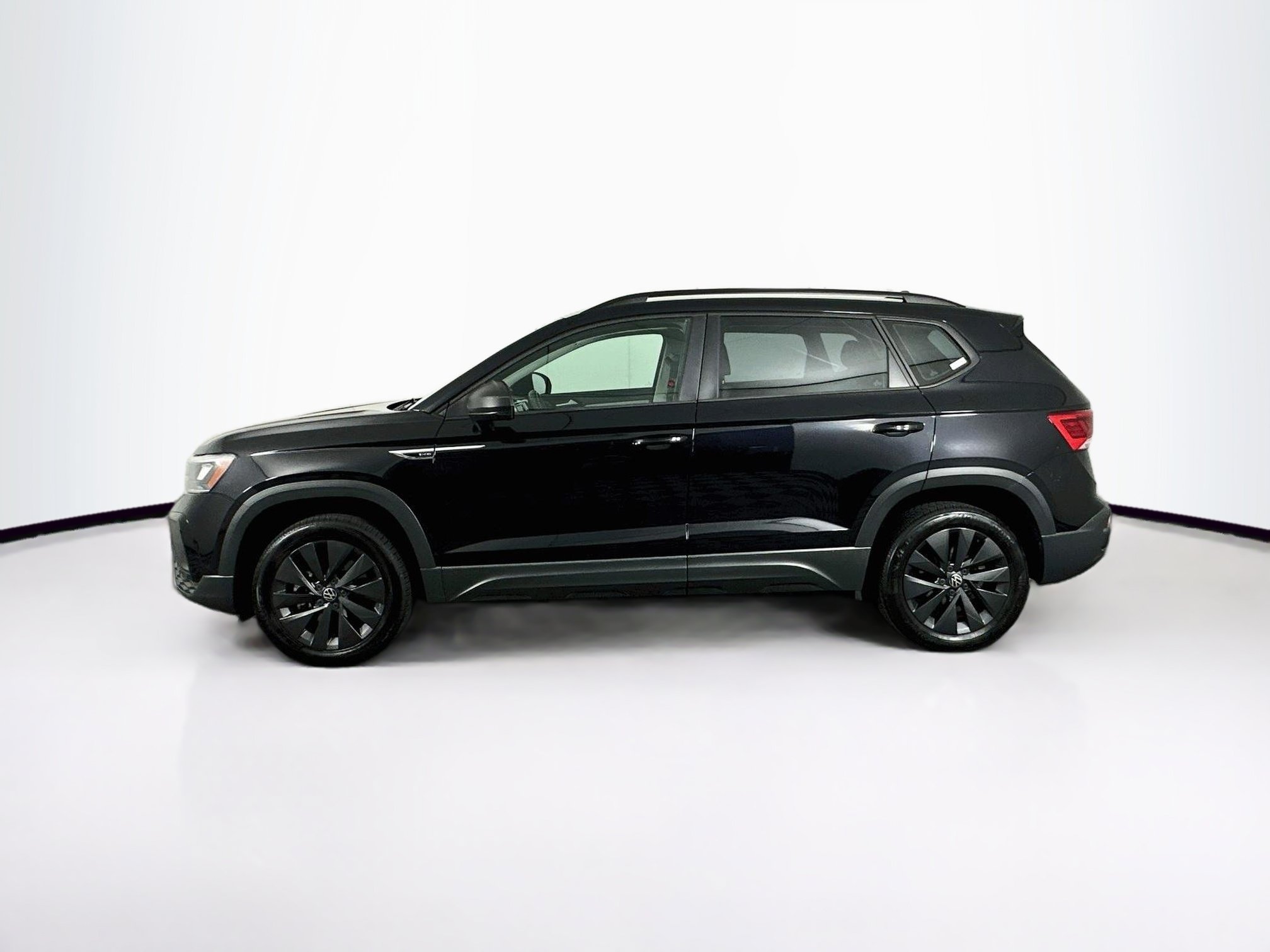 Used 2022 Volkswagen Taos S FWD image 4