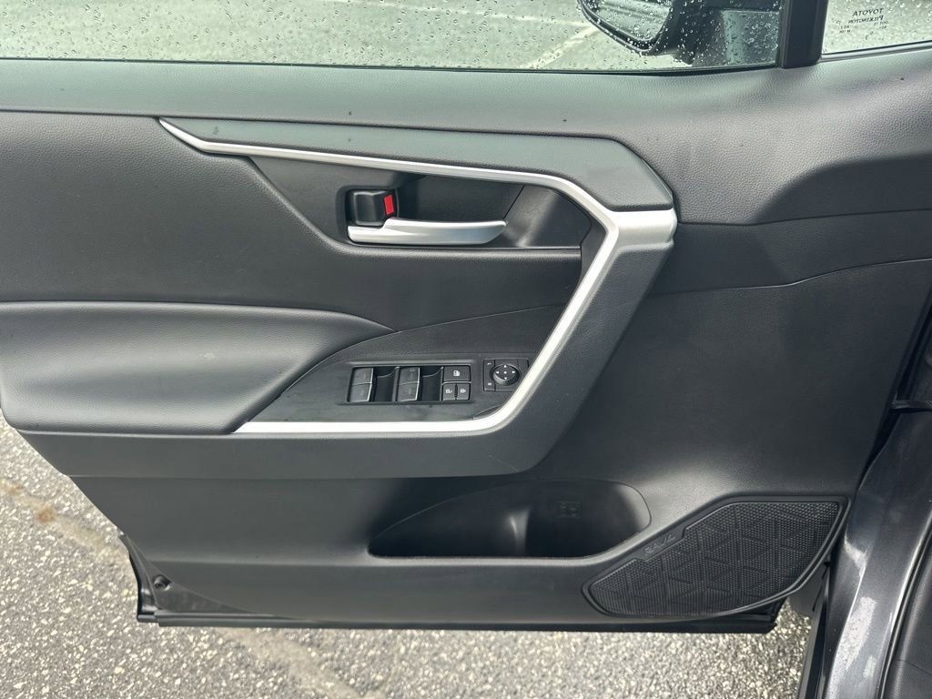 Used 2023 Toyota RAV4 XLE image 23