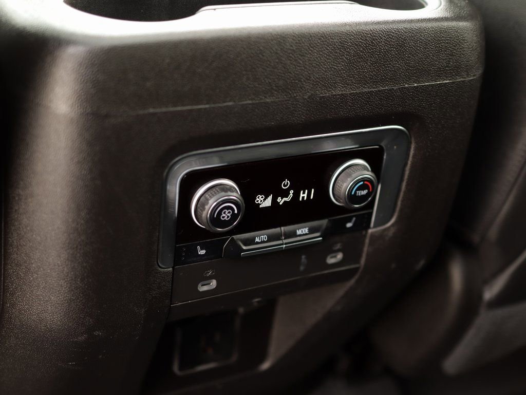 Used 2021 Chevrolet Suburban Premier image 31