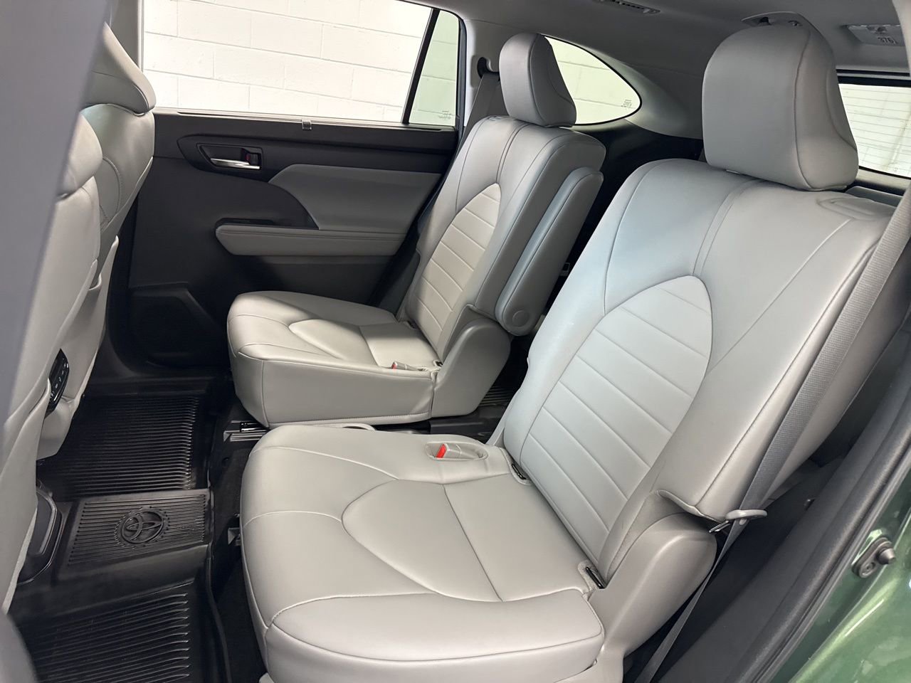 Used 2023 Toyota Highlander XLE image 39