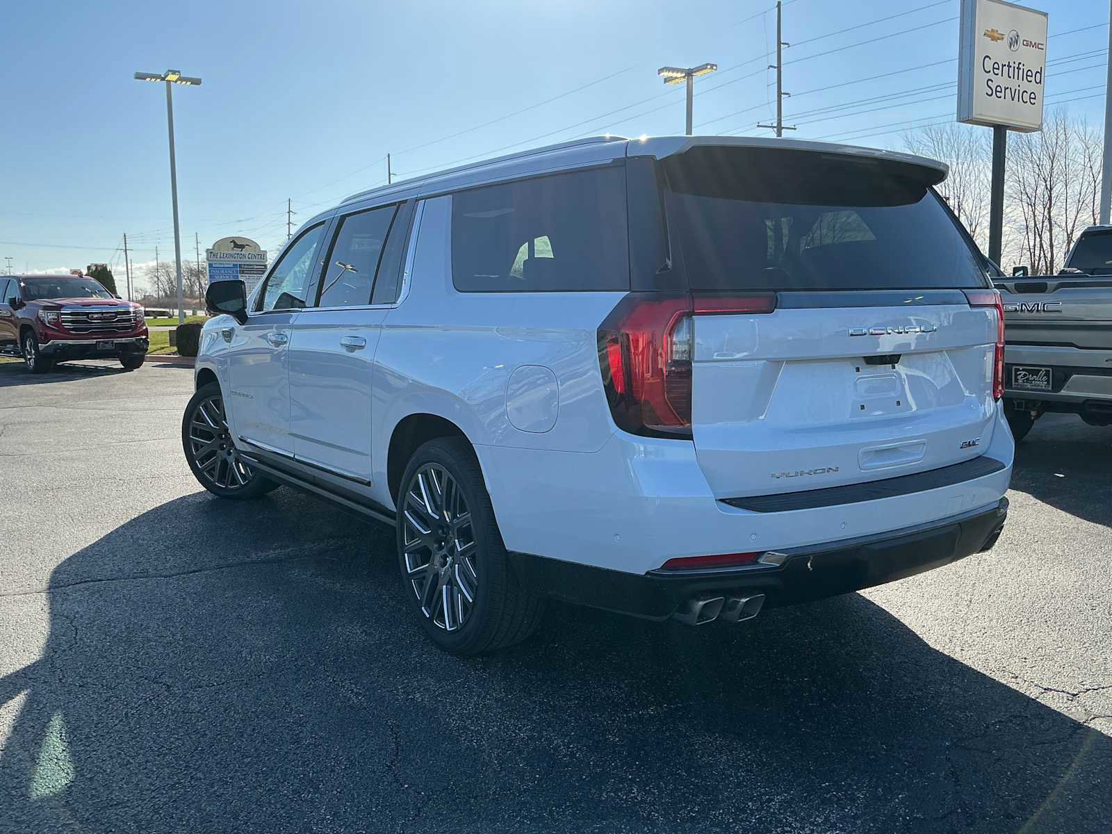 New 2026 GMC Yukon XL Denali Ultimate w/ LPO, Illumination Package image 4