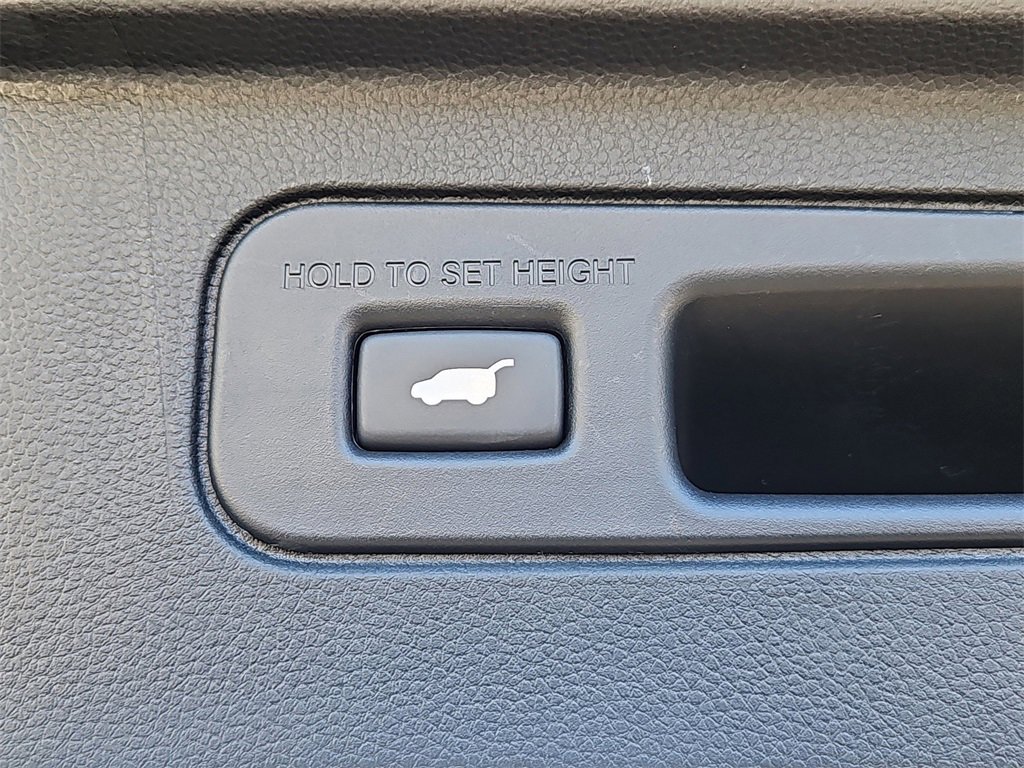 Used 2024 Honda Pilot Touring image 24