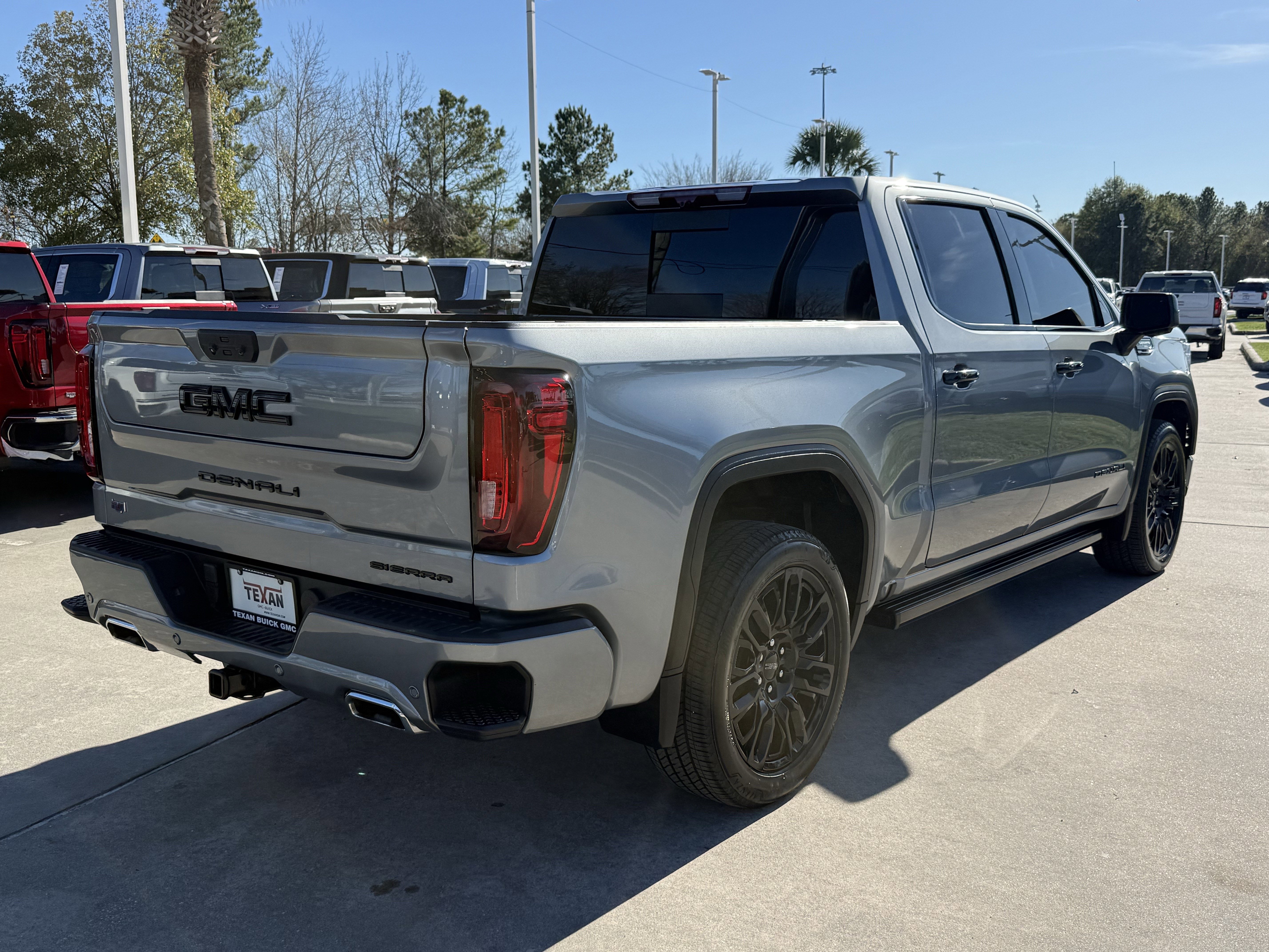 Used 2025 GMC Sierra 1500 Denali Ultimate image 5