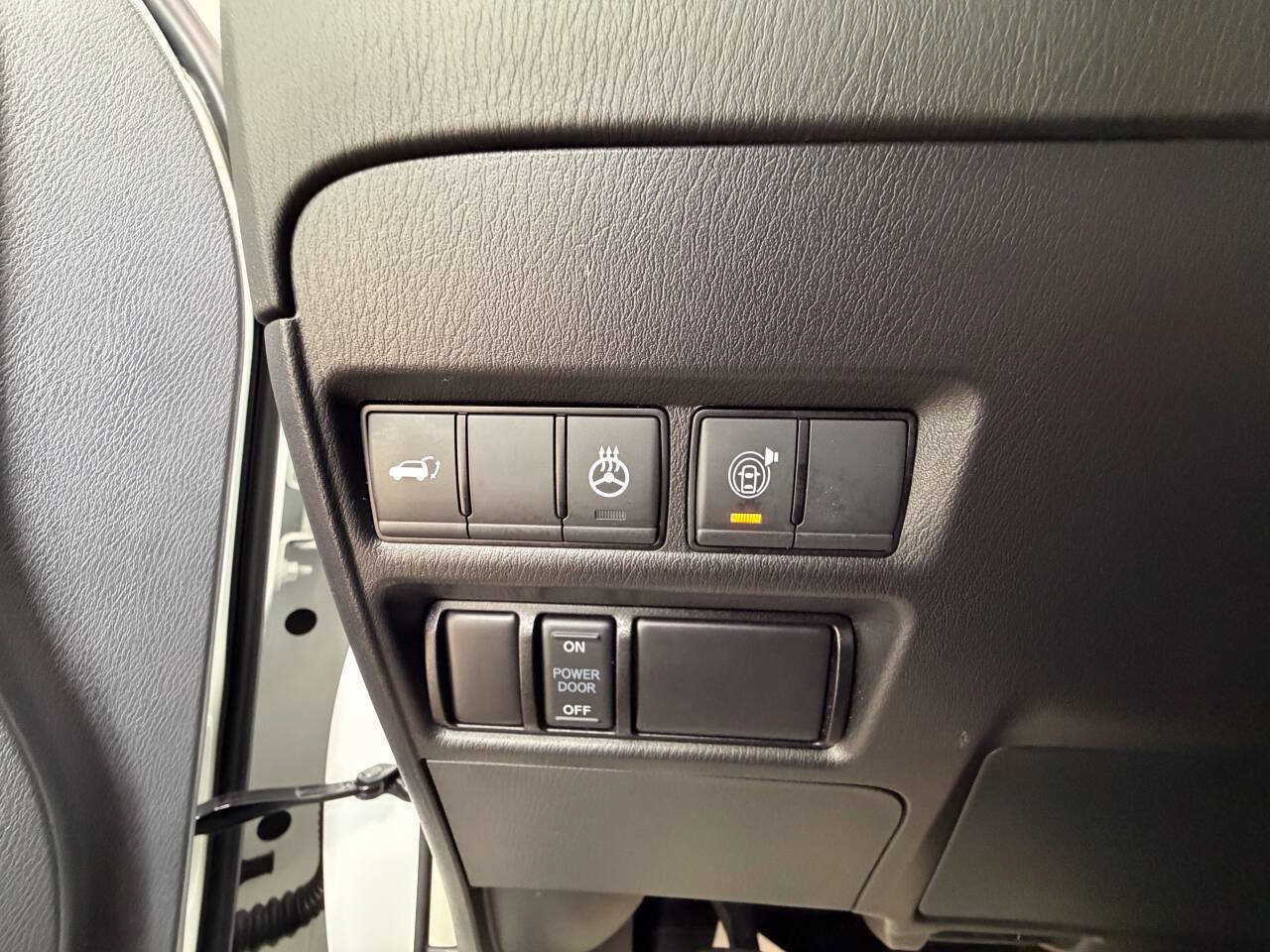 Used 2024 Nissan Armada SL w/ Captain's Chairs Package AWD/4WD image 37