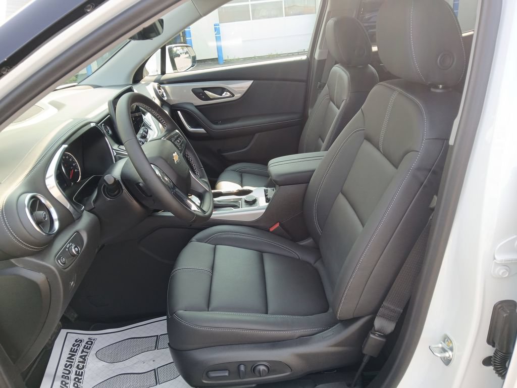 New 2026 Chevrolet Blazer LT w/ Sound & Technology Package AWD/4WD image 12