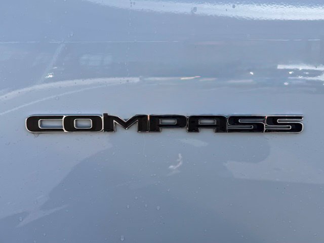 Used 2023 Jeep Compass Limited AWD/4WD image 9
