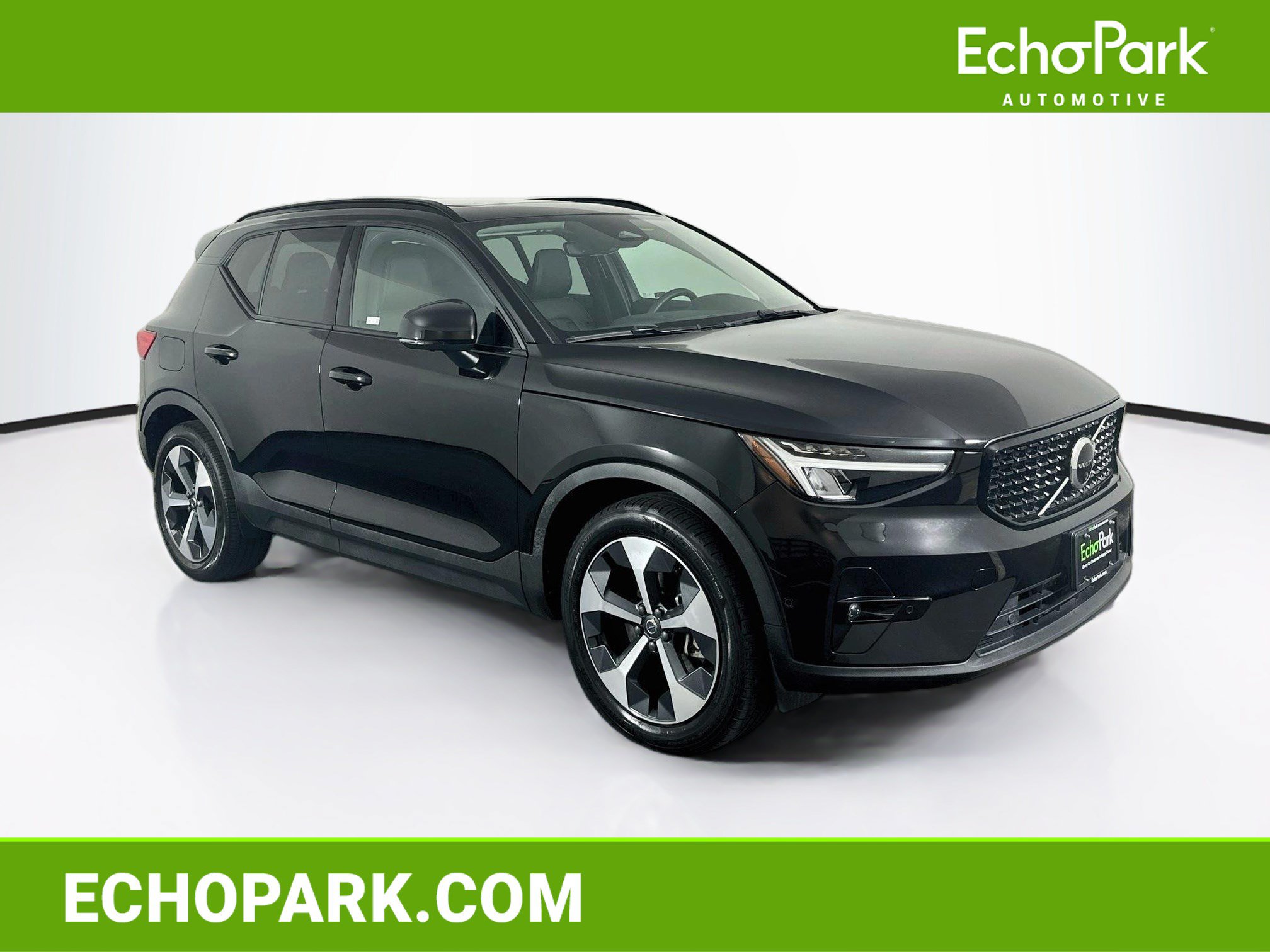 Used 2023 Volvo XC40 B4 Ultimate