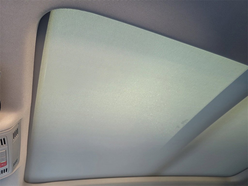 New 2026 Volkswagen Taos SE image 18