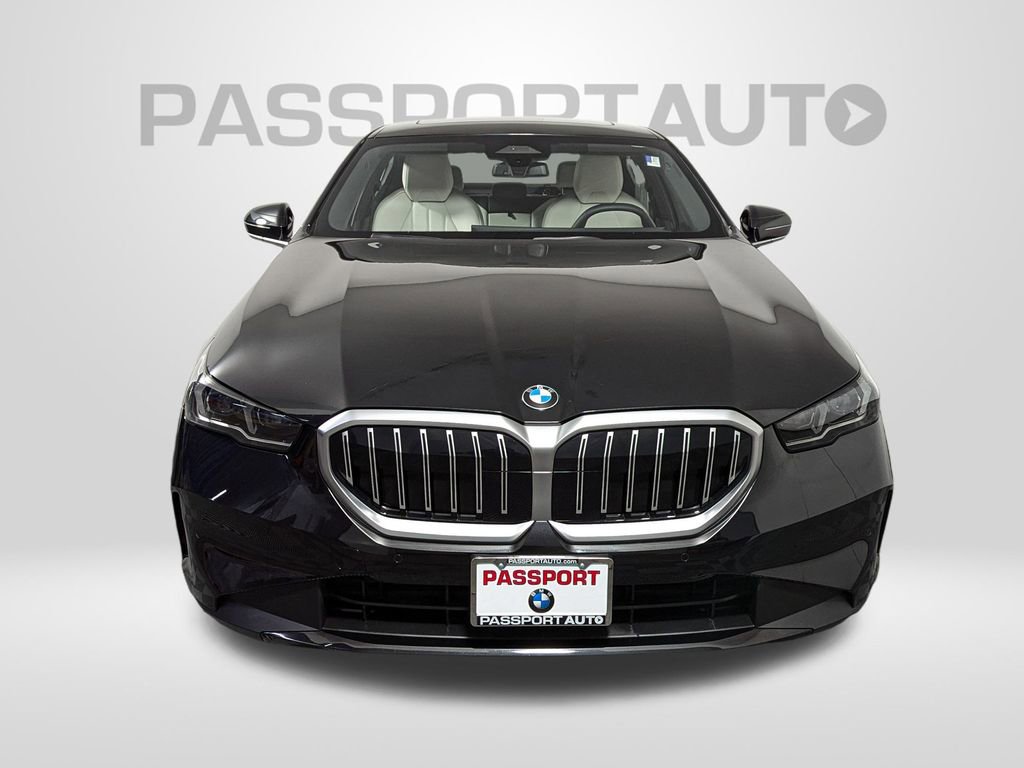 Used 2025 BMW 530i xDrive image 9