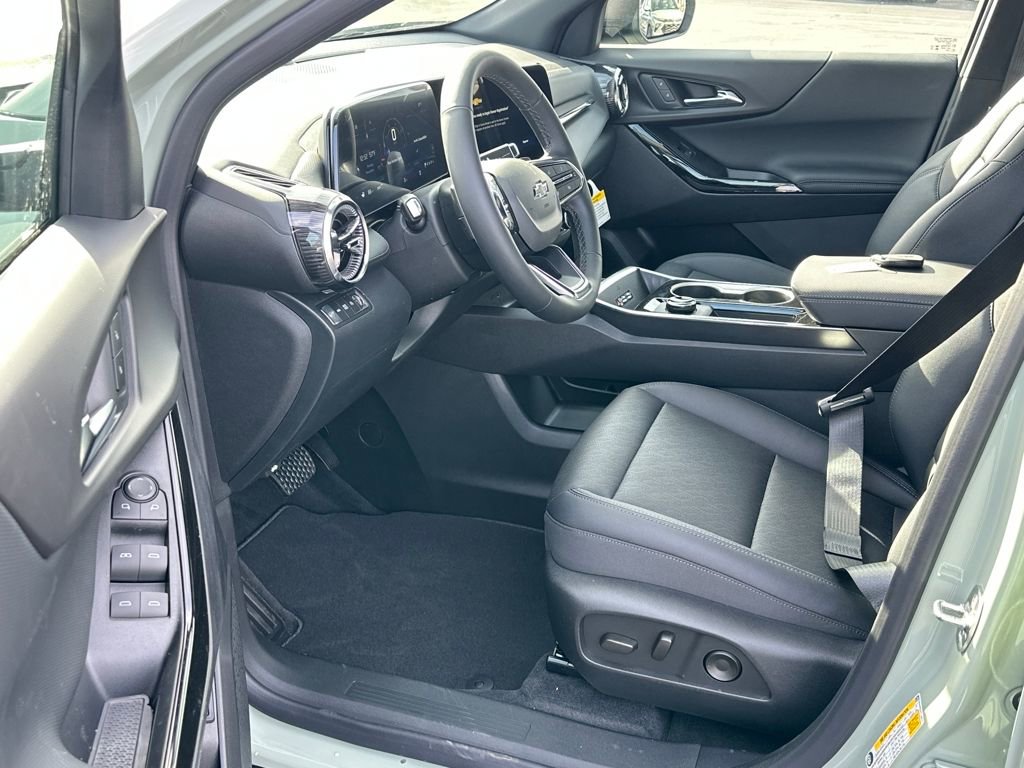 New 2026 Chevrolet Equinox LT w/ Convenience Package II image 11