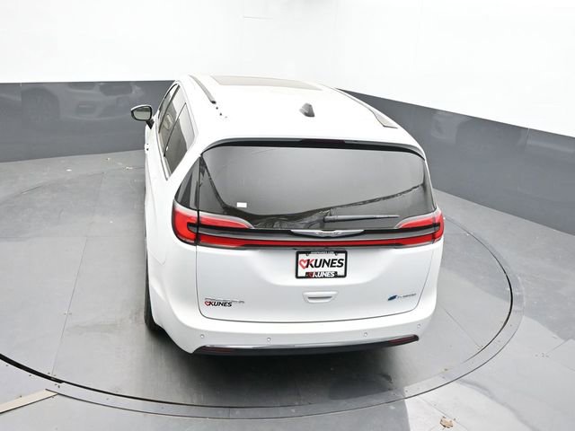 Used 2023 Chrysler Pacifica Limited FWD image 44