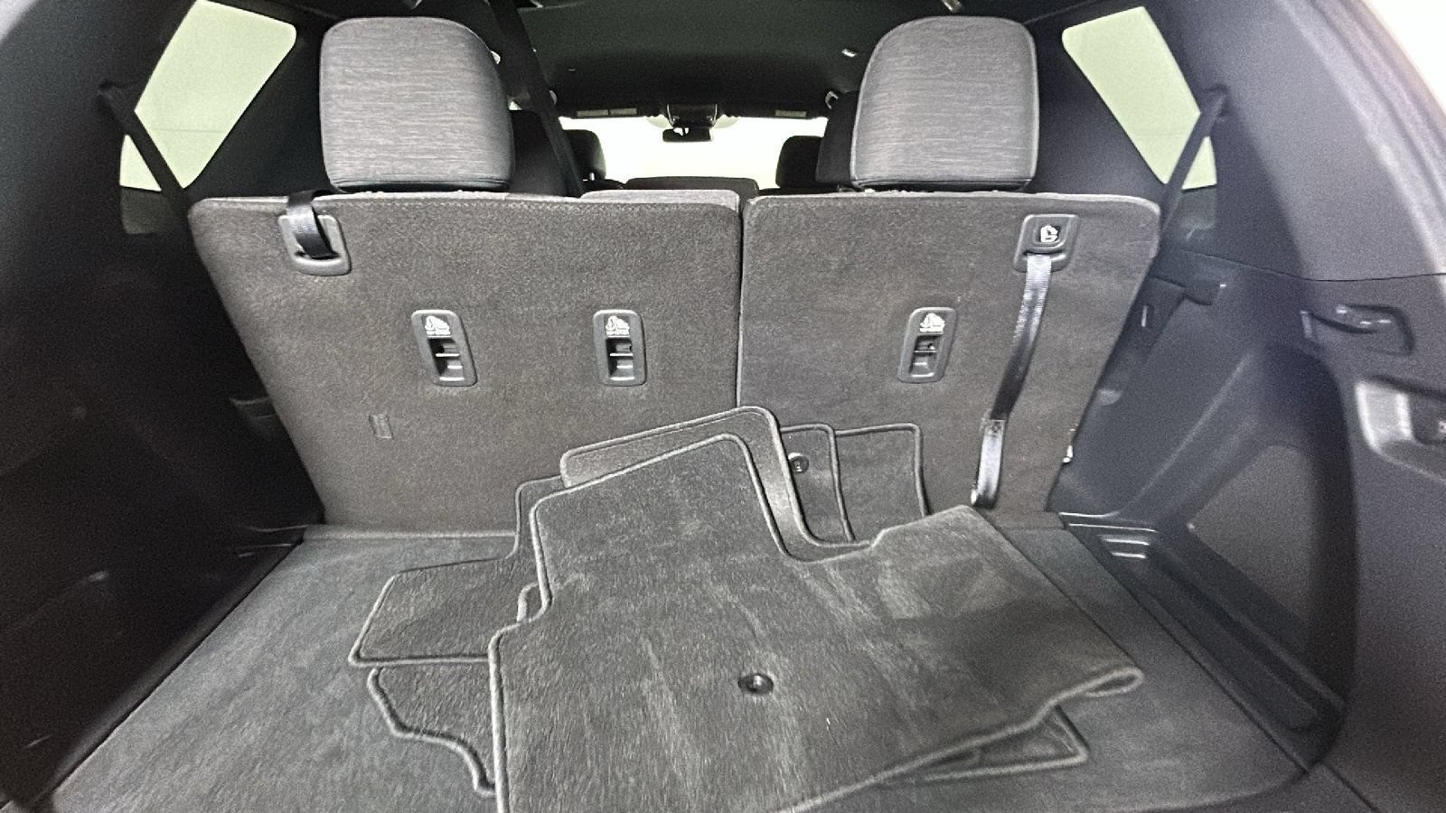 Used 2025 Honda Pilot Sport image 31