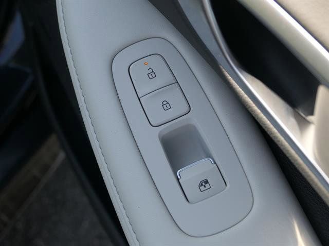 New 2025 Hyundai Sonata Limited image 27