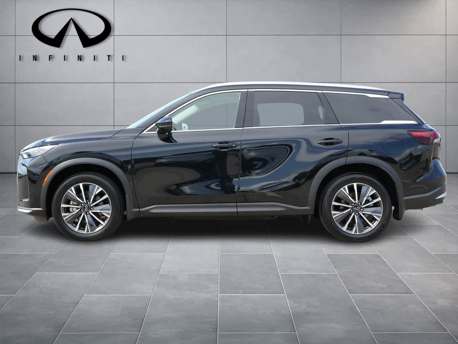 Certified 2027 INFINITI QX60 Luxe w/ Cargo Package FWD image 4