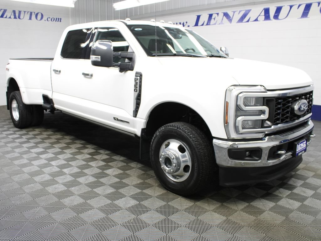 Used 2024 Ford F350 Lariat w/ Lariat Ultimate Package AWD/4WD image 3
