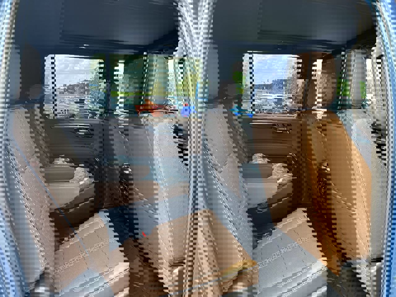 New 2025 Chevrolet Suburban High Country image 18