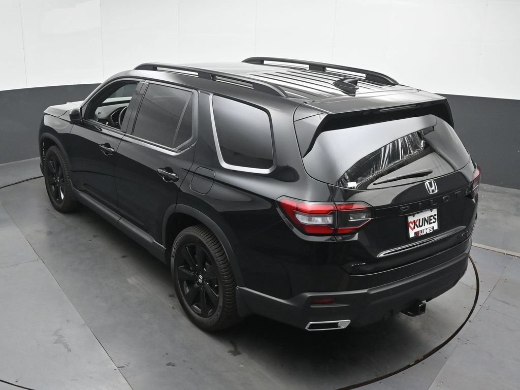 Used 2025 Honda Pilot Black Edition image 40