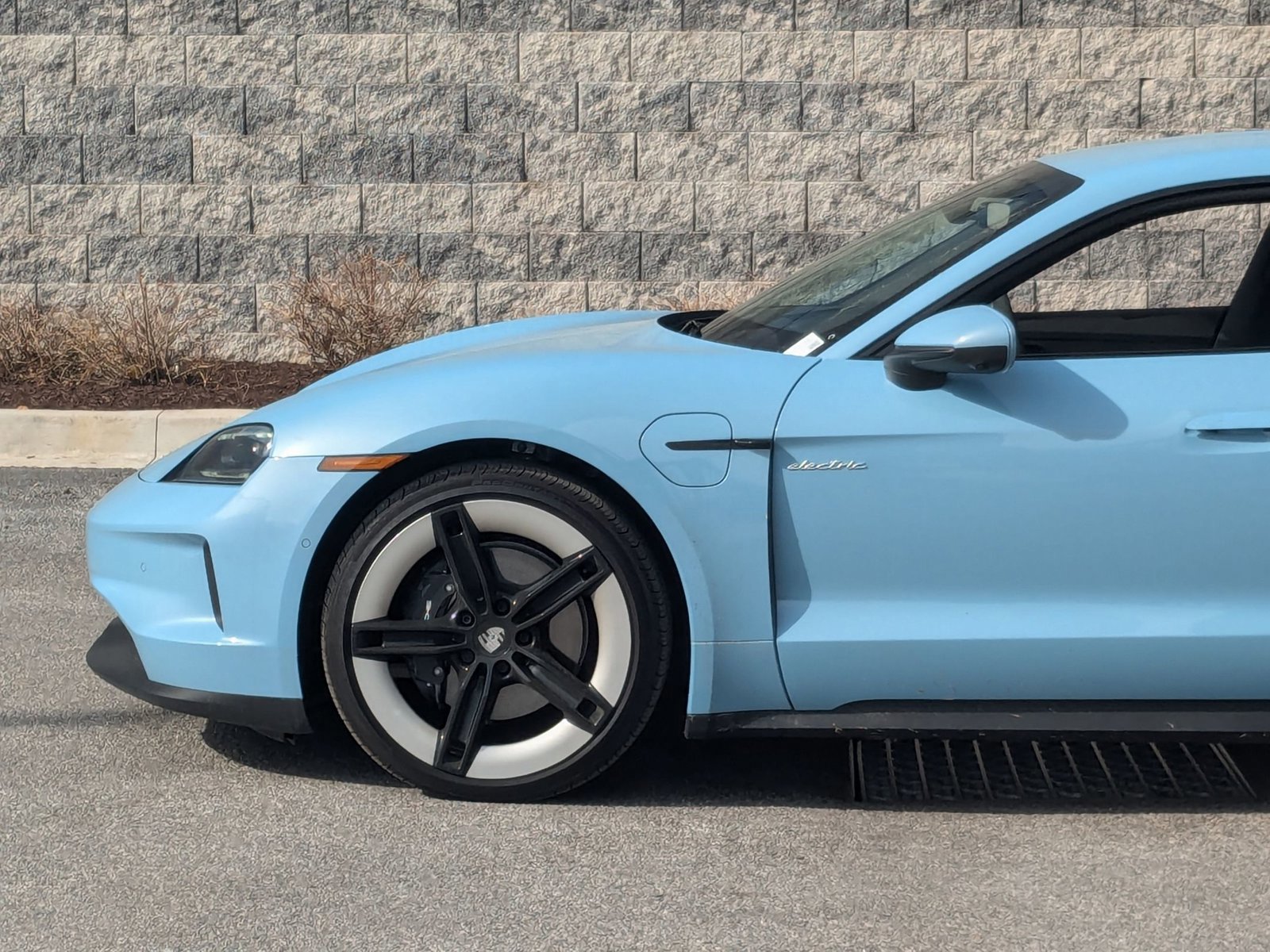 Certified 2025 Porsche Taycan RWD image 11