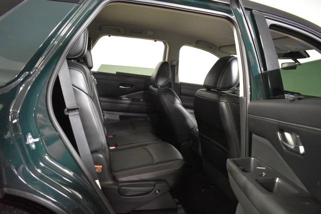 Certified 2024 Nissan Pathfinder SL w/ Black Appearance Package image 37
