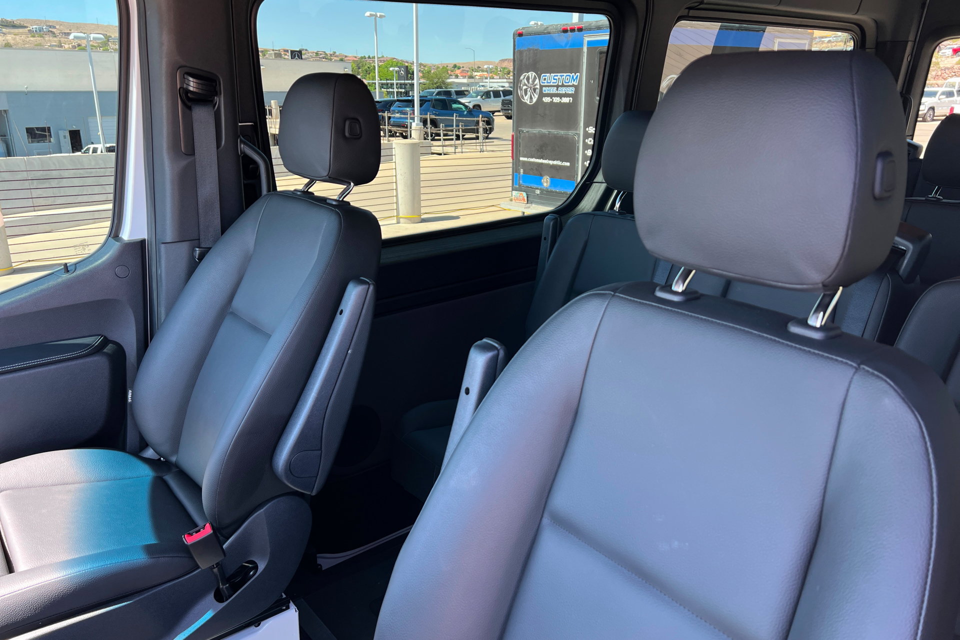 Used 2022 Mercedes-Benz Sprinter 2500 image 16