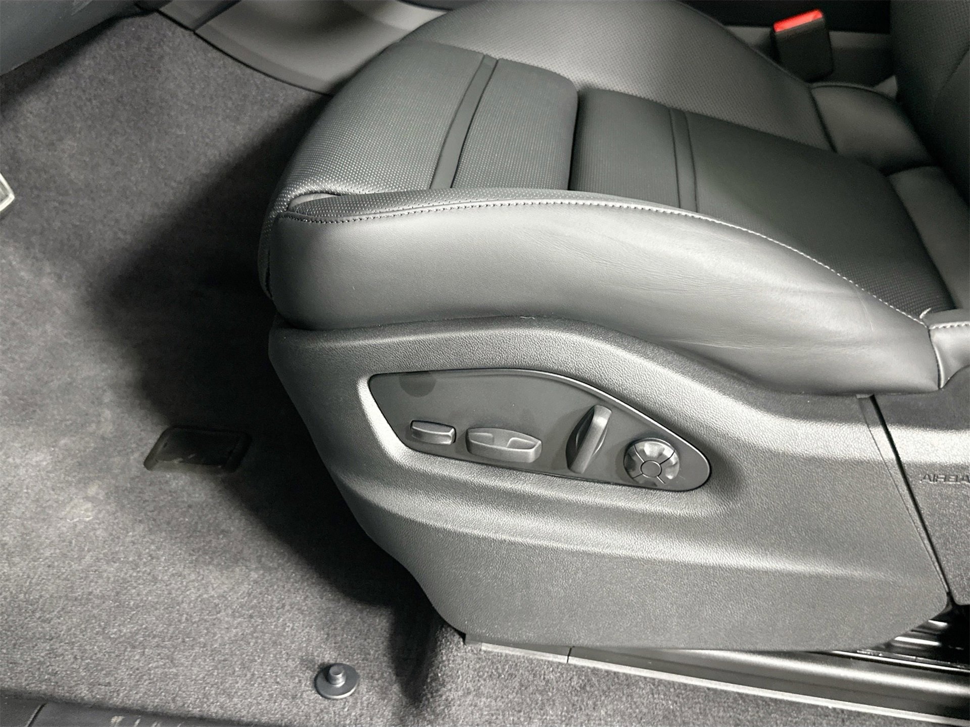New 2026 Porsche Cayenne S image 34