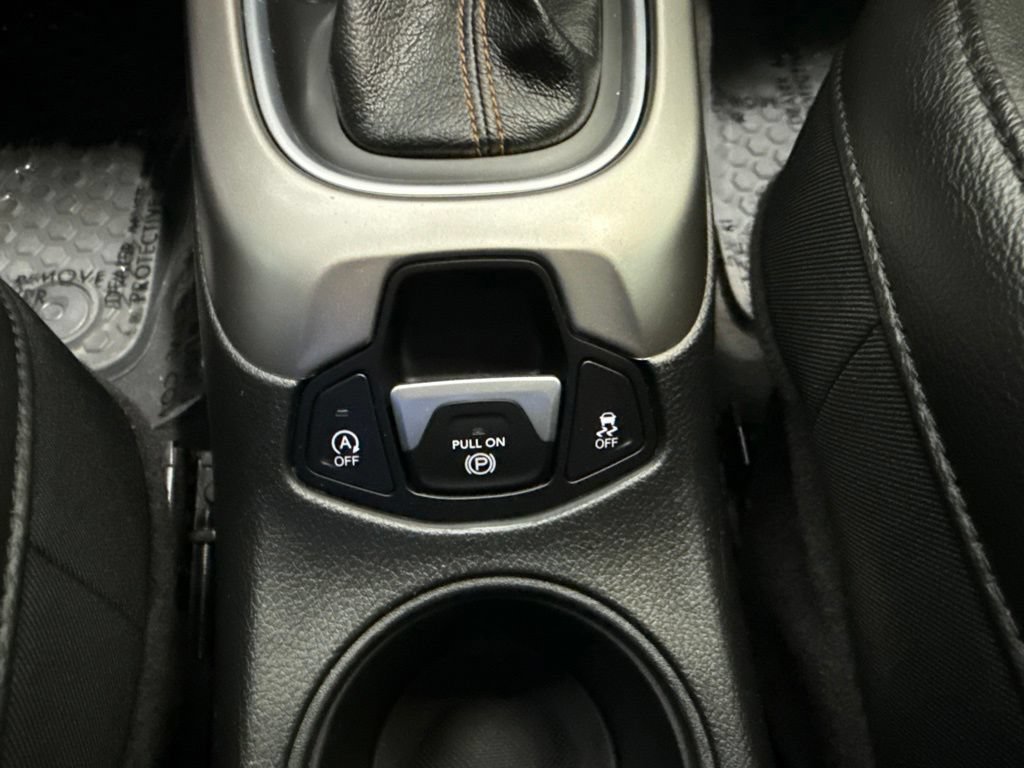 Used 2018 Jeep Compass Latitude w/ Popular Equipment Group AWD/4WD image 15