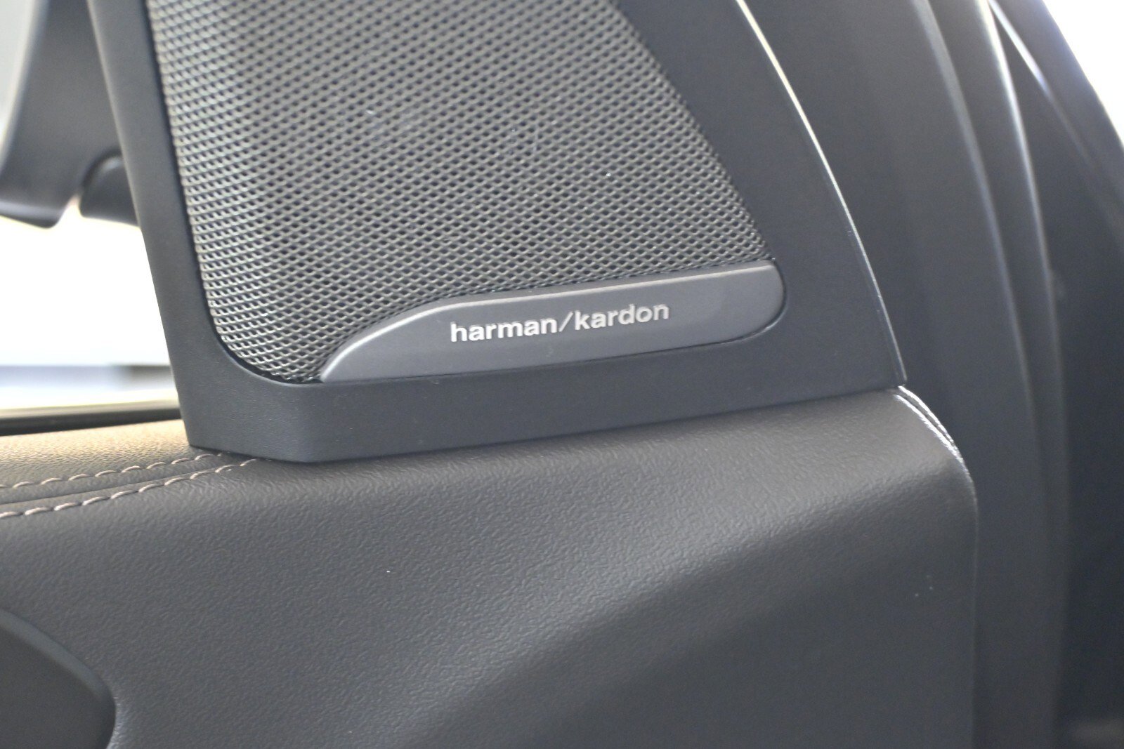 Certified 2023 BMW X7 xDrive40i w/ Executive Package image 18