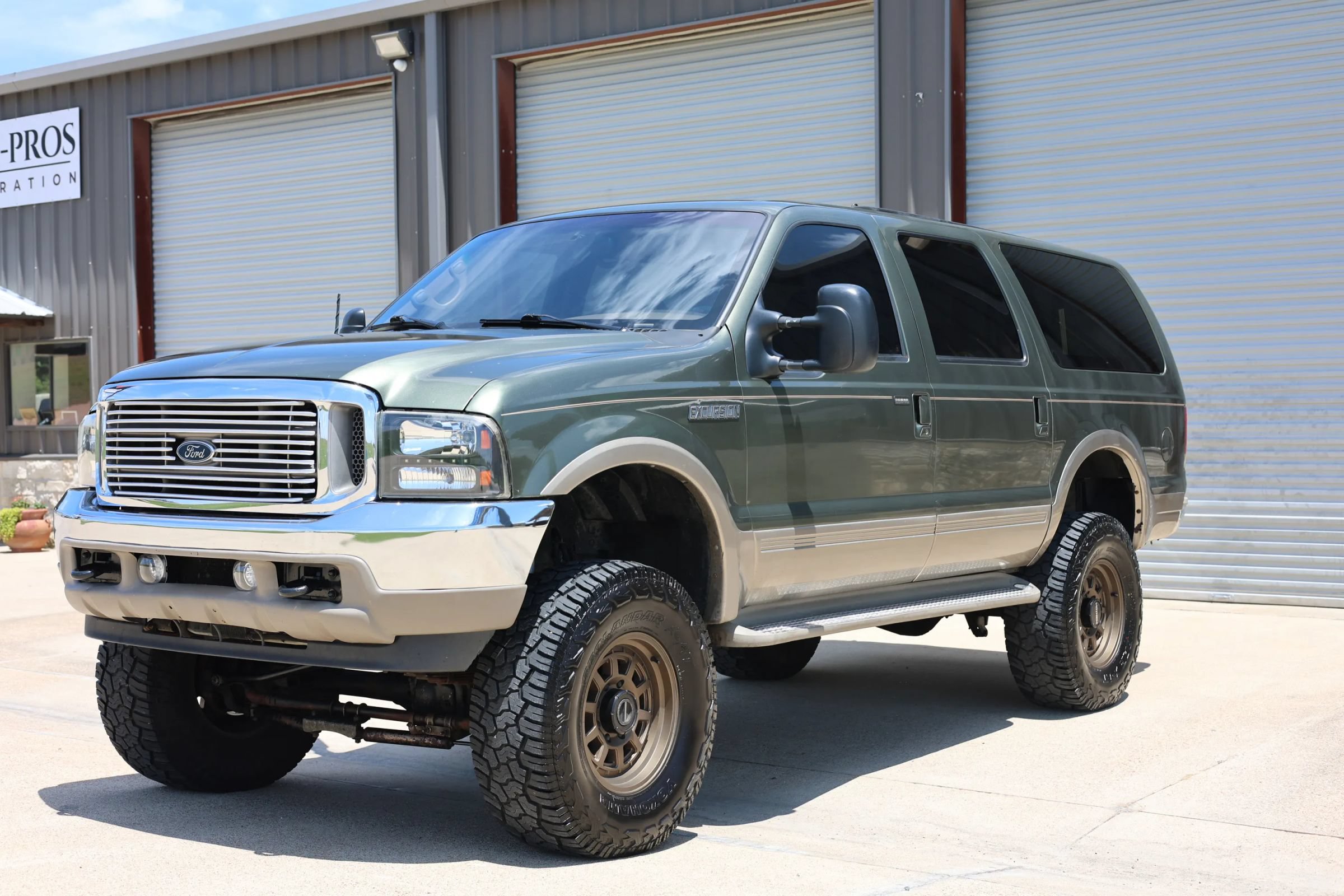 Used 2000 Ford Excursion Limited AWD/4WD image 8