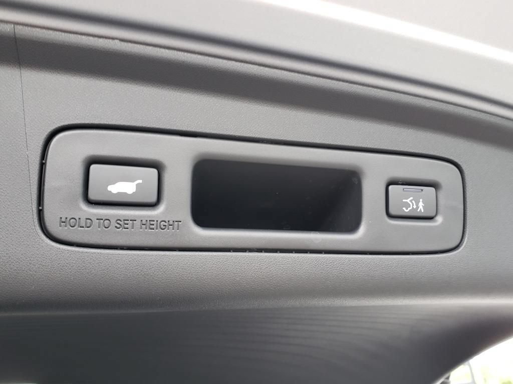 Certified 2026 Acura ADX FWD image 9