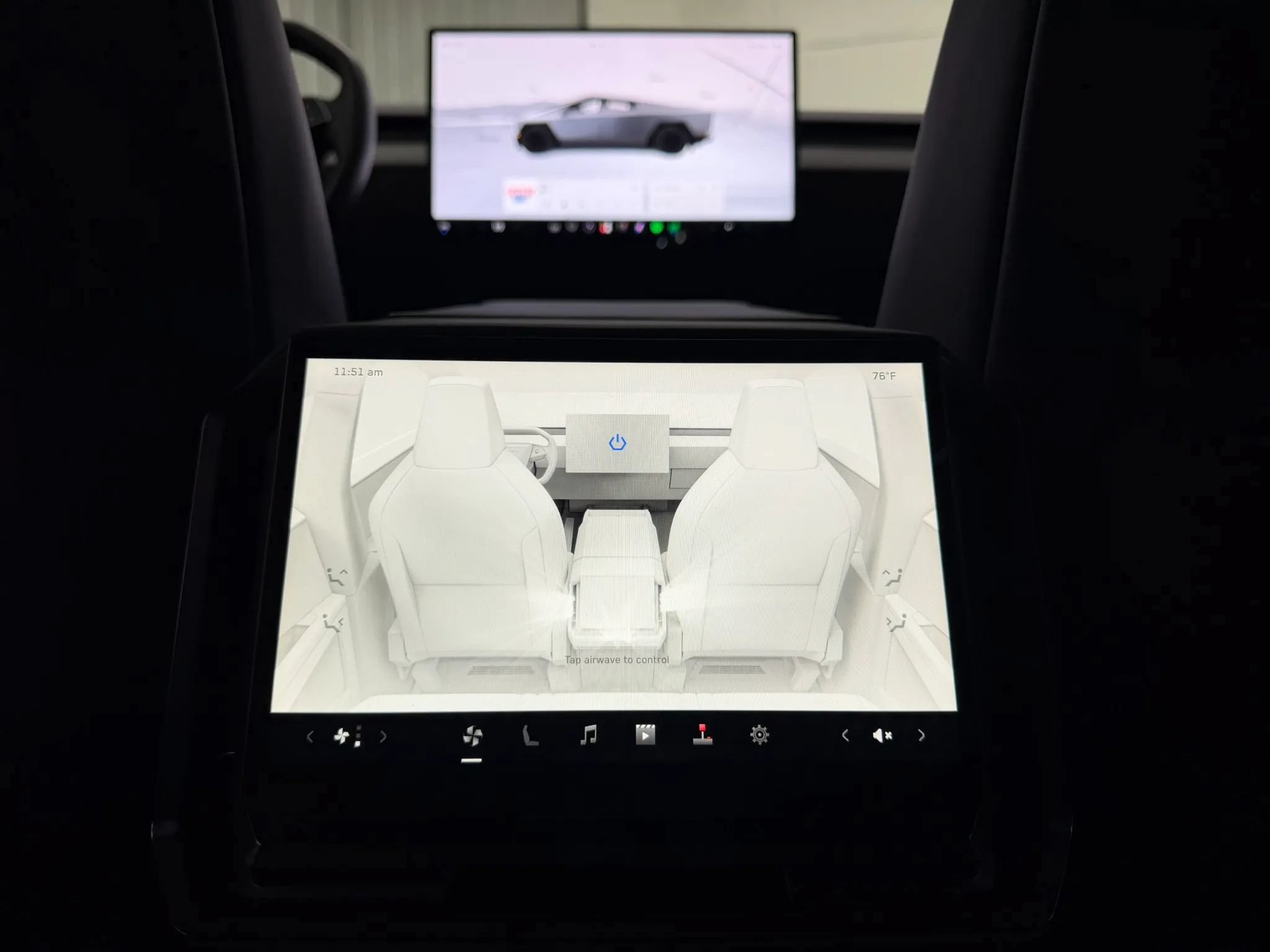 Used 2024 Tesla Cybertruck AWD Crew Cab image 18