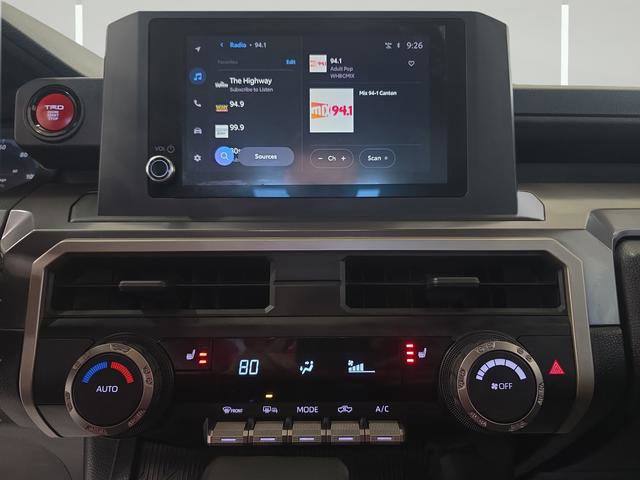 Used 2025 Toyota Tacoma TRD Sport AWD/4WD image 19