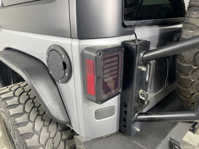 Used 2018 Jeep Wrangler Unlimited Sahara w/ Connectivity Group AWD/4WD image 20