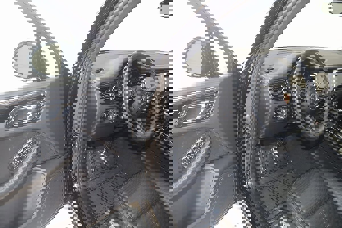 Used 2025 Porsche Macan image 56