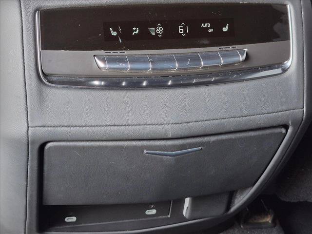 Used 2021 Cadillac Escalade Premium Luxury RWD image 17