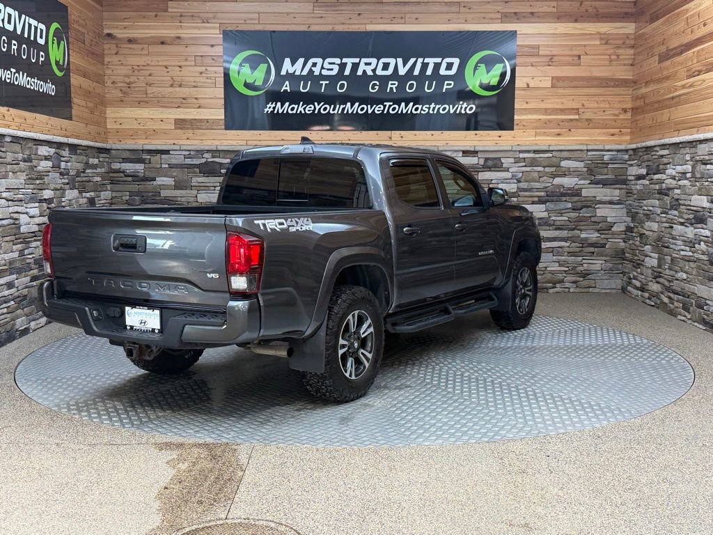 Used 2019 Toyota Tacoma TRD Sport AWD/4WD image 9