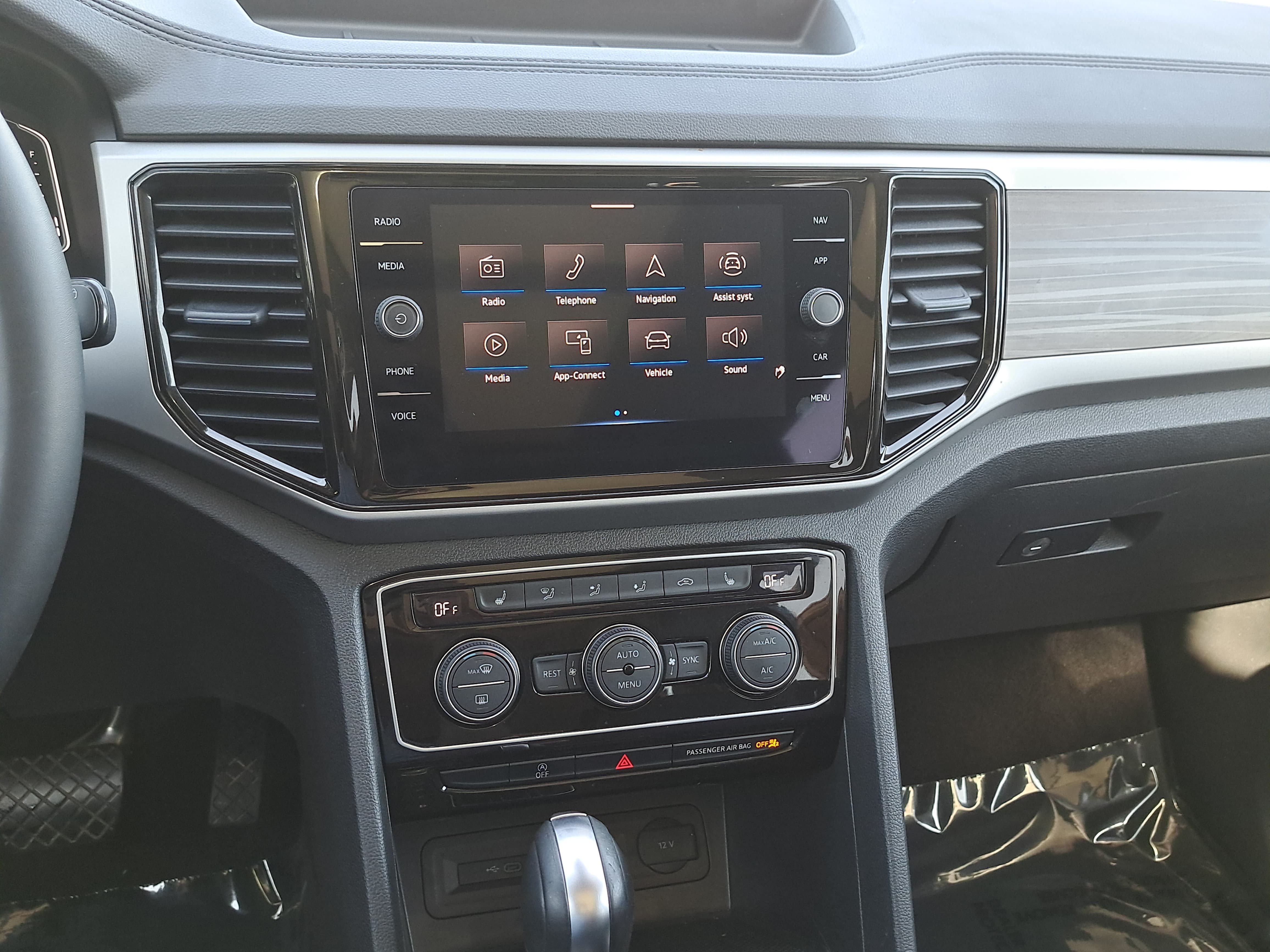 Used 2023 Volkswagen Atlas SEL AWD/4WD image 21