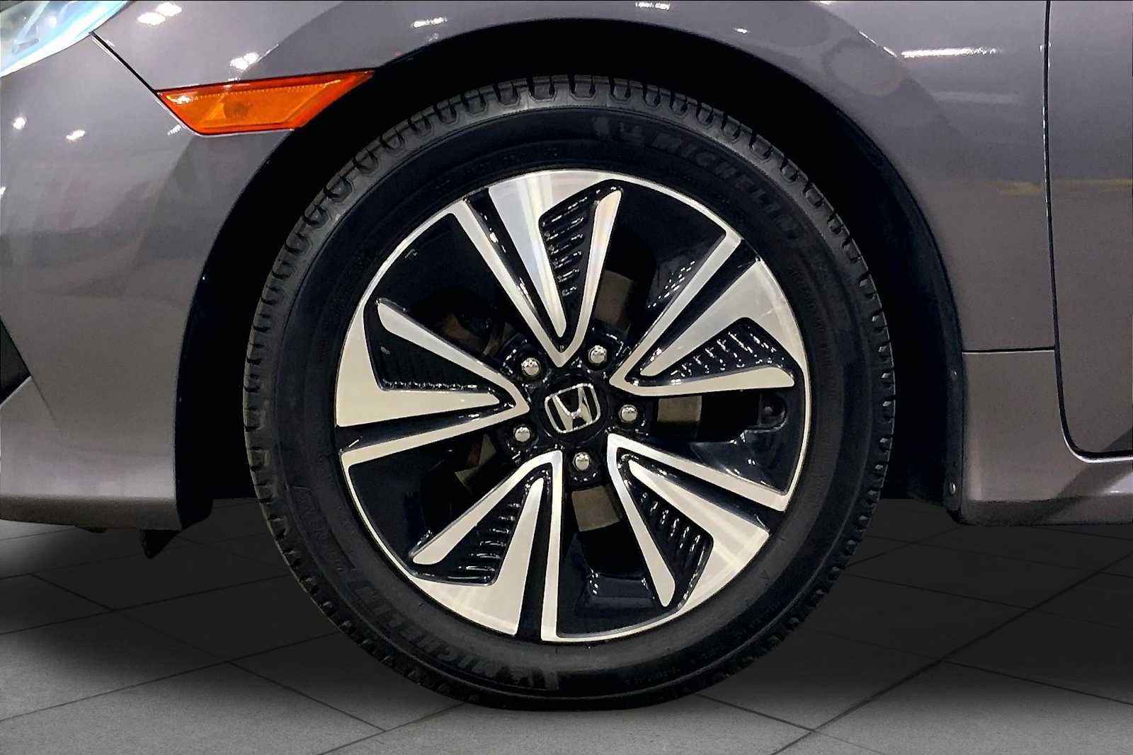 Used 2018 Honda Civic EX-T image 10