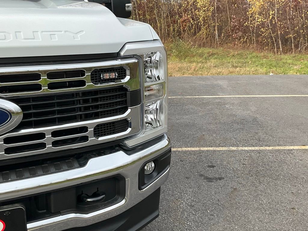 New 2026 Ford F350 XL w/ XL Chrome Package image 2