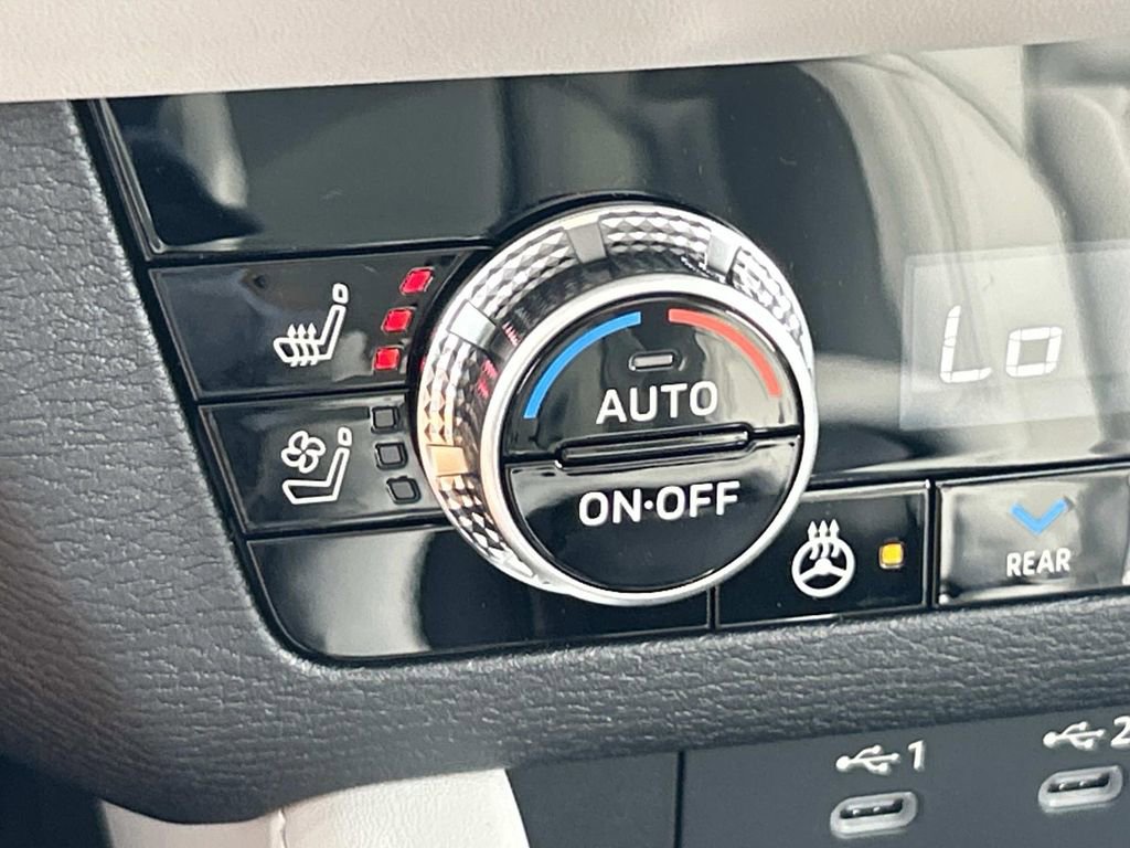 New 2025 Mitsubishi Outlander SEL image 31